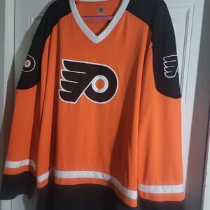 Flyers long sleeve shirt Size XLARGE Official license Philadelphia Flyers NHL